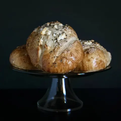 Feta and rosemary rolls